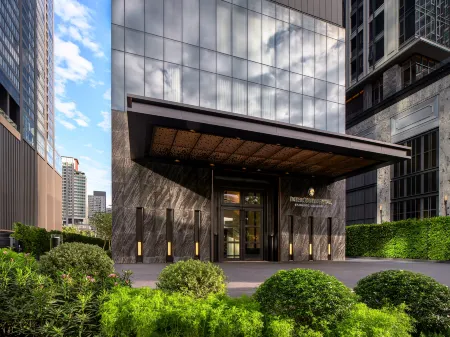 InterContinental Bangkok Sukhumvit Отели рядом с достопримечательностью «Wat Thung Setthi»