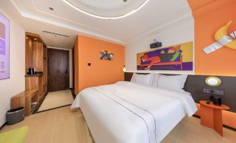 Shanshuiju Light Luxury Apartment (Linyi University City Bus Station Store)