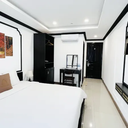 Phuong Dong Hotel and Apartment Отели рядом с достопримечательностью «Городской пляж»