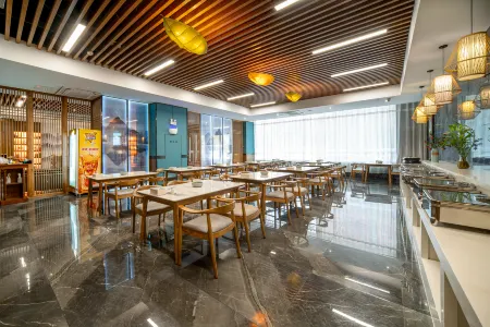 MEHOOD EZZI Hotel (Yuncheng Ideal School Huanghe Night Market) Отели рядом со станцией Yuncheng North Railway Station