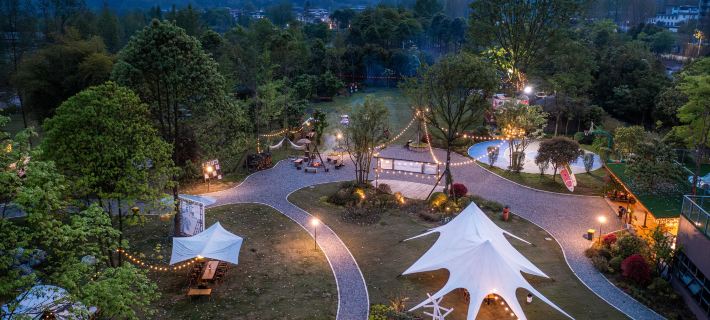 Red Nose Nature Camp Hotels in Pengzhou