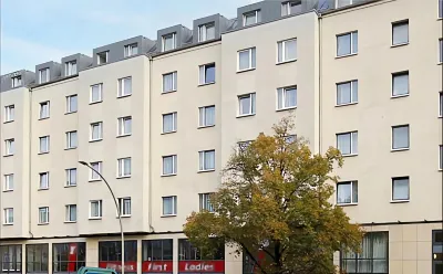 B&B HOTEL Berlin City-Ost Hotels in der Nähe von S Mehrower Allee (Berlin)