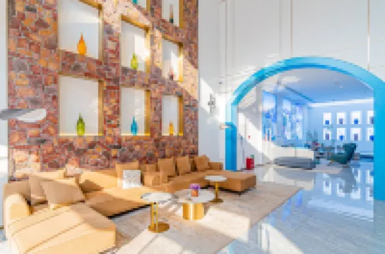 檸檬·季海飯店（撫仙湖廣龍小鎮星光夜市店）