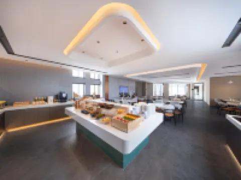 Qujing Qilin Garden South Gate Atour Hotel Hotels in Qujing