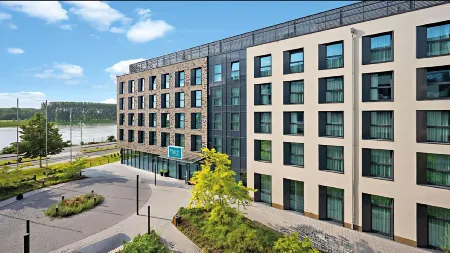 Hey Lou Hotel Monheim am Rhein Отели рядом с достопримечательностью «St. Maria Rosenkranzkonigin»