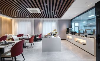 Aifeel Hotel (Taiyuan Pingyang Road Huayu Baihua Valley)