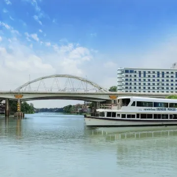 Krungsri River Hotel Hotels near Ayothaya Floating Market