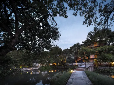 FAERY XIXI HOTEL Отели рядом с достопримечательностью «Zhejianggongye University (pingfengxiaoqu)»