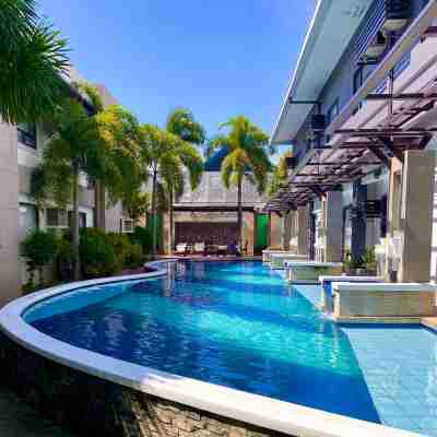 Circle Inn Hotel and Suites Bacolod Hotel Exterior
