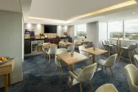 Crowne Plaza GLASGOW by IHG - breakfast
