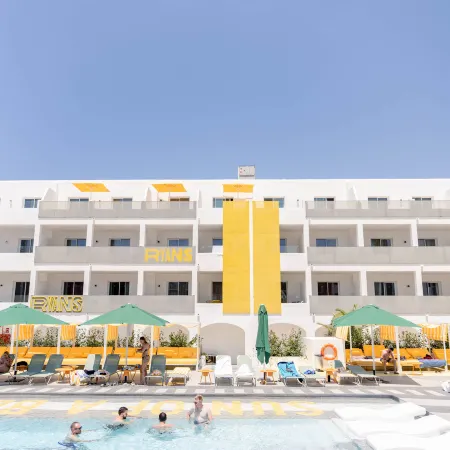 Ryans Lolas Ibiza