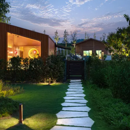Yixing InLong  Lingshang Holiday House