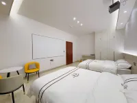 Changting Hongde Hotel (Changting South Station) Hotels near Changtingnan Railway Station