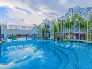 Panorama Garden Hotel with Infinity Pool at High Altitude, Jinxiangdun Yueting
