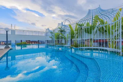 Panorama Garden Hotel with Infinity Pool at High Altitude, Jinxiangdun Yueting Hotels in Xishuangbanna Gasa International Airport