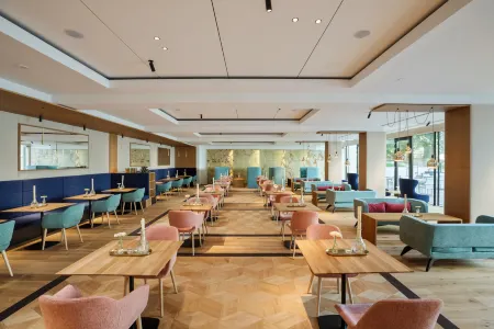 Austria Trend Hotel Maximilian Отели рядом с достопримечательностью «Циркусвизе Альтерлаа»