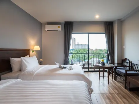 ห้องดีลักซ์ วิวสระน้ำ