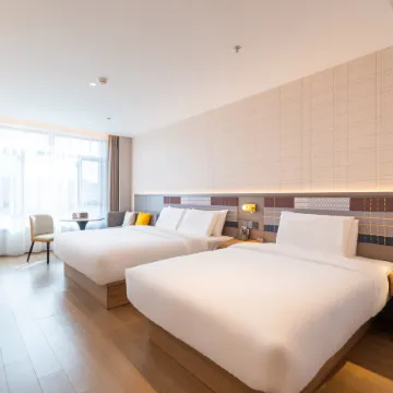 Homeinn Plus Hotel (Ulanhot Hezhan Middle School)