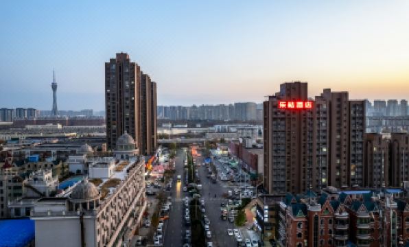 LE JU Hotel (Zhengzhou Zhongzhou Avenue Zhongyuan International Exhibition Center)