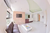 Emerald Suites CDO