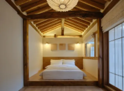 [Staymoire] Seoul Premium Hanok near Anguk Station 5mins