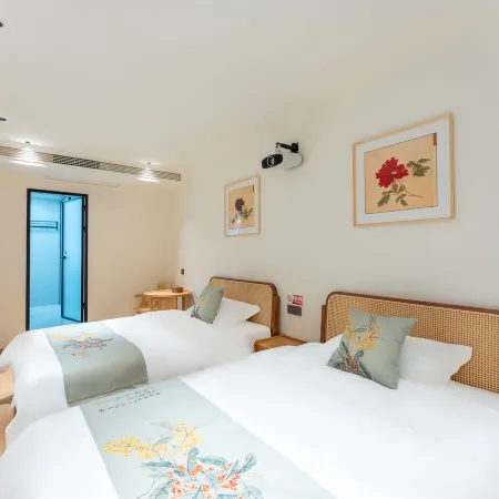 Dongmoshang Guesthouse (Luoyi Ancient City · Lijingmen · Shizi Street Branch)