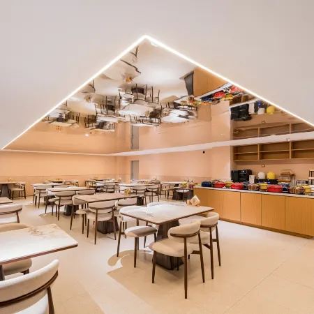 BEIJING VICTORIA CRYSTAL HOTEL Отели рядом с достопримечательностью «Олимпийский парк Пекина»