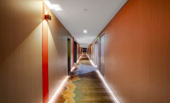 Kunming Lirui Hotel (Plateau Pearl International Trade City)