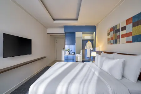 M Village Hotel Tho Nhuom Отели рядом с достопримечательностью «Hanoi Train Street»