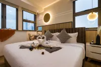 Riveria Premium Kuala Lumpur, Roam