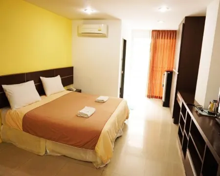 ห้องมาตรฐานพร้อมเตียงใหญ่ 1 เตียง