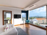 The Blue Mavi Hotel Отели рядом с достопримечательностью «Ват-Чалонг»