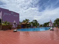 Rooster Mekong Resort - Pool
