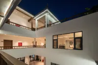 玖臨Luxury·270°日照金山丨伴山野奢靜居（麗江古城大水車店） 鄰近麗江古城獅子山觀景台的酒店