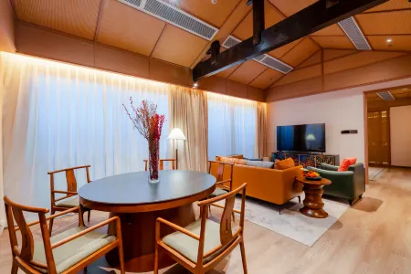 Wyndham Garden Hotel, Yonglao Wenmaifang (Guchengyuan Branch) Отели рядом с достопримечательностью «Linqiong Ancient City»