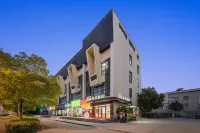 Elong Me Anlai Hotel (Shanghai Huashan Hospital Gucun Park Subway Station) Hotels in Shanghai