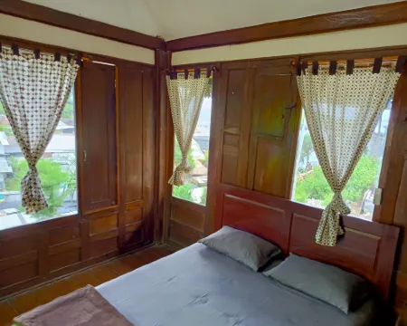 Karlie Inn Hoteles en Tepus