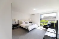 Luxury modern dream holiday home in Kohi Beach