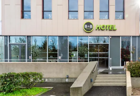 B&B Hotel Lille Grand Stade Отели в г. Норд