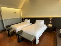 Luoyang Yishe Hotel (Luoyang Museum China National Flower Garden)