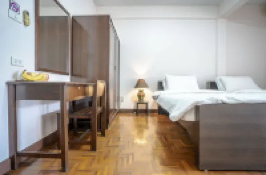 มาฮาบา เฮ้าส์ โรงแรมใกล้ฮีส แอนด์ เฮอ เทเลอส์ เฮ้าส์