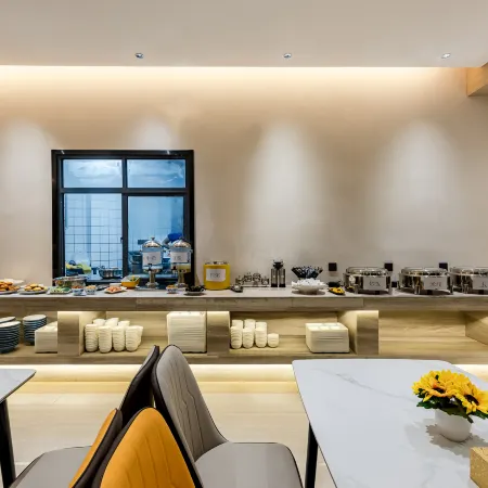 Yi ju Yue Hotel (Junshan Avenue Branch, Ji'an)