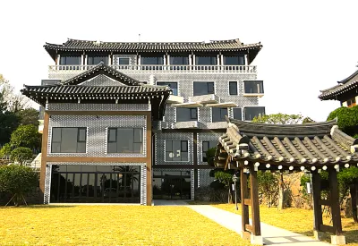 Jeju Hanok Hotel Hallagung