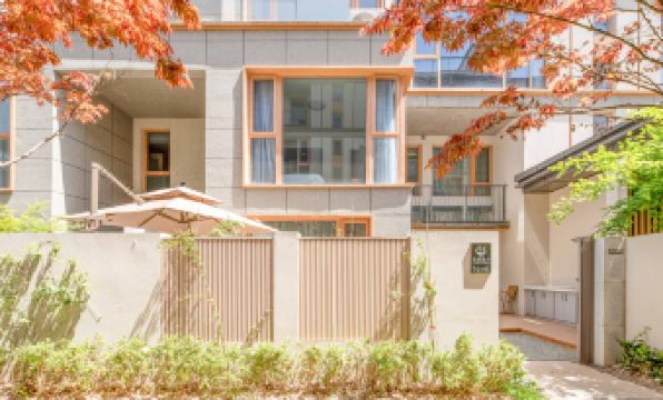 Yunding Youshan Sitang Diesu B&B