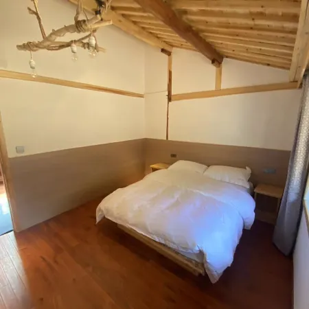 Jiuyue Courtyard Homestay
