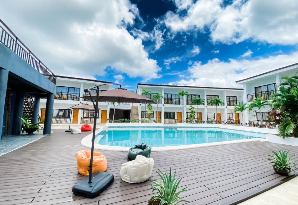 5. Holabay ..