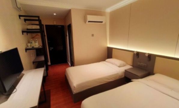 Collection O GHC Near Penang Street Art Formerly Queen City Hotel