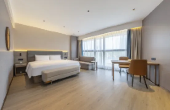 Palace Hotel (Huzhou High speed Railway Station Branch)