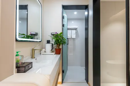 Shucheng Lifeng Hotel (Wanda Plaza)