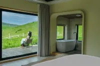 Qiongkushitai Luchuan Homestay - ที่มีอ่างอาบน้ำ